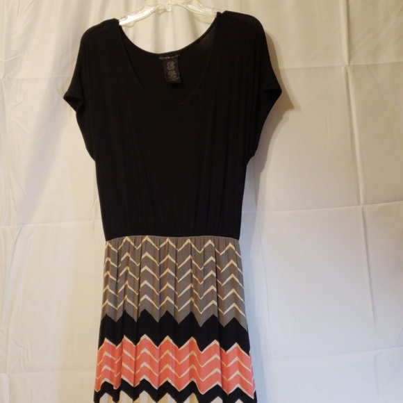 🎁SOLD💟VINTAGE DESIGN HISTORY MAXI DRESS - Picture 2 of 8